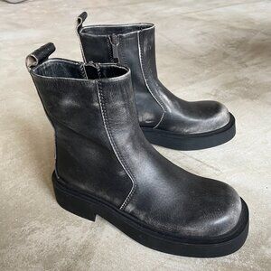 Zara Womens Chunky Sole Leather Zip Ankle Boot 38